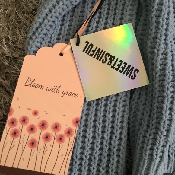 Blue Knitted Distressed sweater - Picture 4 of 5